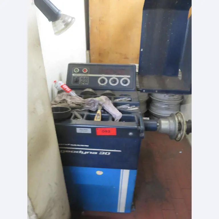 Ölkabinett, AU-Tester, Displayprüfgerät und Skikoffer für Busse-1