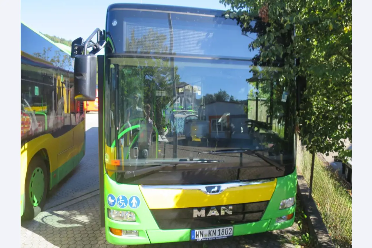 Armário de óleo, testador AU, testador de ecrã e mala de esqui para autocarros-1