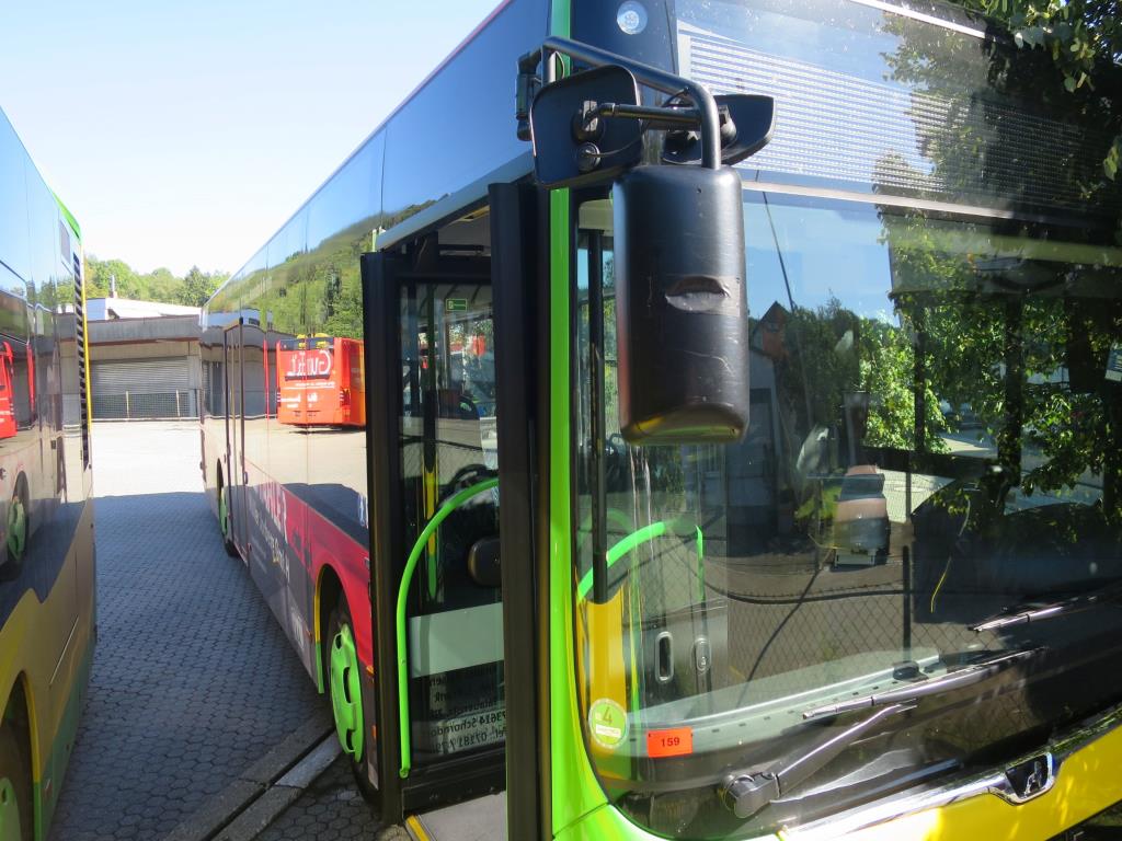 Cabinet d'huile, testeur AU, testeur d'écran et valise à skis pour bus-2