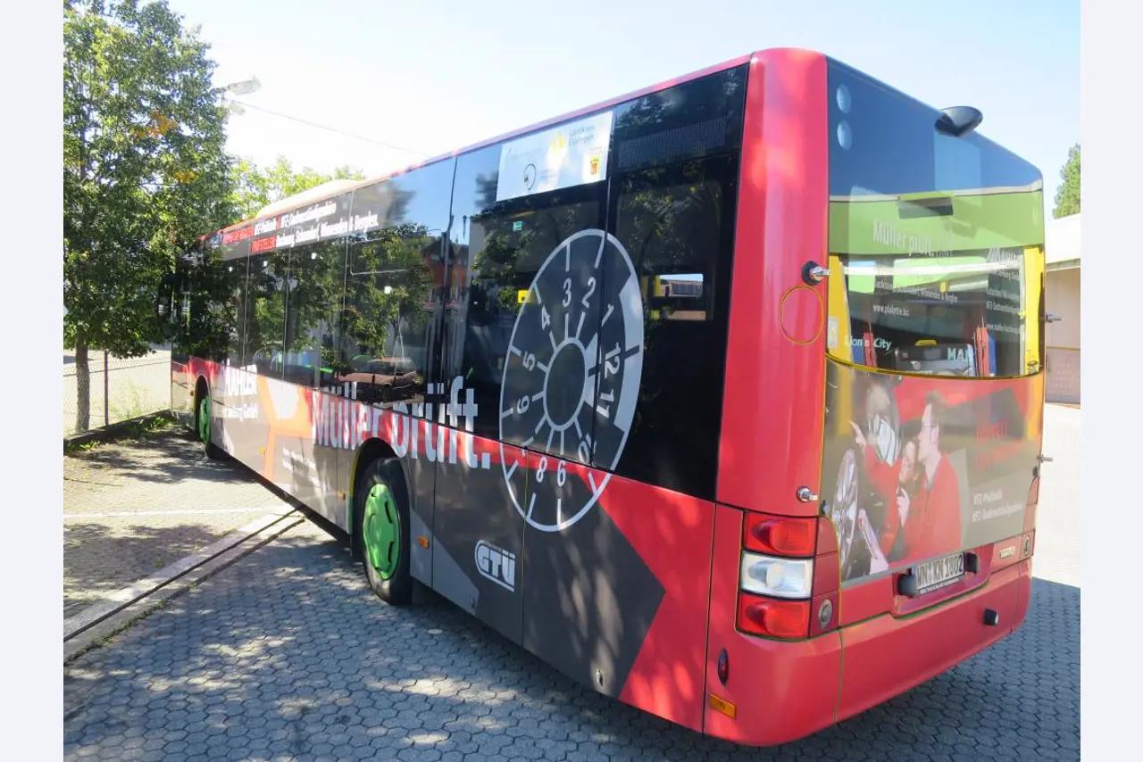 Armário de óleo, testador AU, testador de ecrã e mala de esqui para autocarros-6
