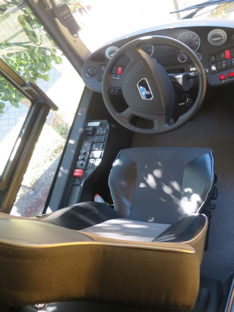 Cabinet d'huile, testeur AU, testeur d'écran et valise à skis pour bus-7