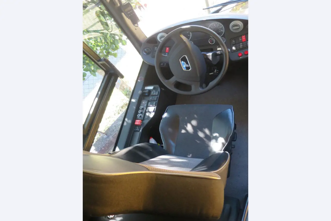 Armário de óleo, testador AU, testador de ecrã e mala de esqui para autocarros-7