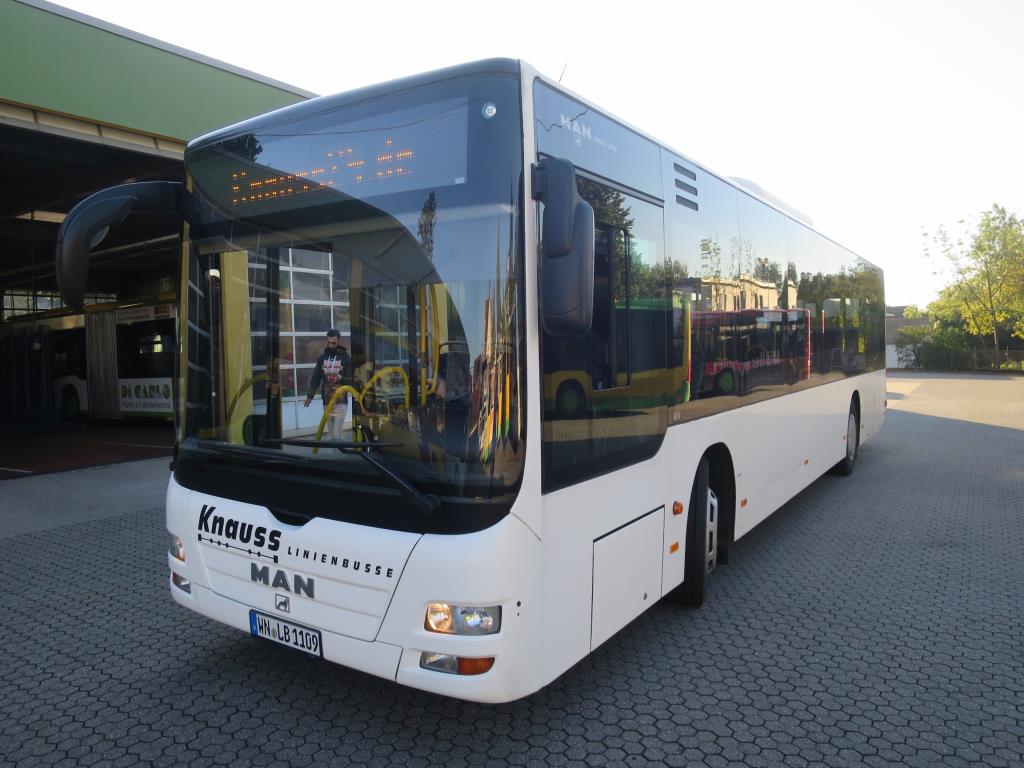 Ölkabinett, AU-Tester, Displayprüfgerät und Skikoffer für Busse-8