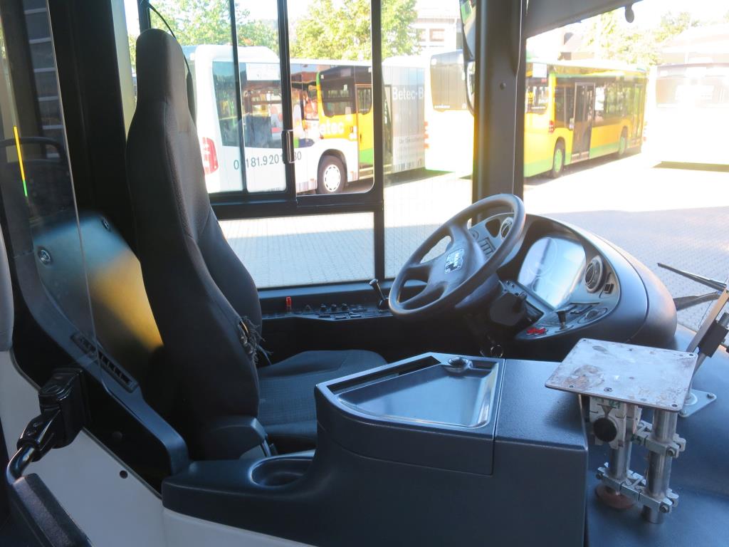 Ölkabinett, AU-Tester, Displayprüfgerät und Skikoffer für Busse-9