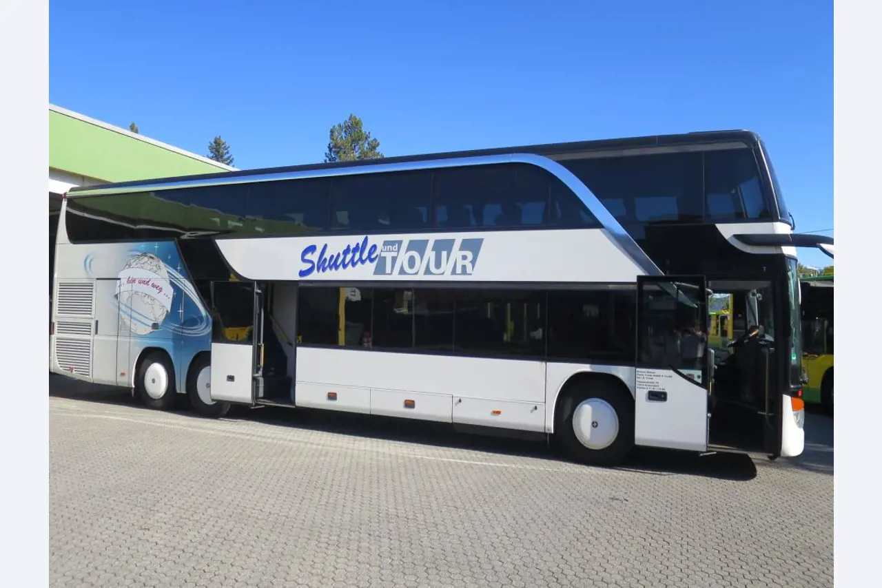 Ölkabinett, AU-Tester, Displayprüfgerät und Skikoffer für Busse-10
