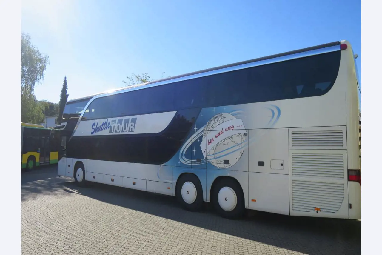 Ölkabinett, AU-Tester, Displayprüfgerät und Skikoffer für Busse-13
