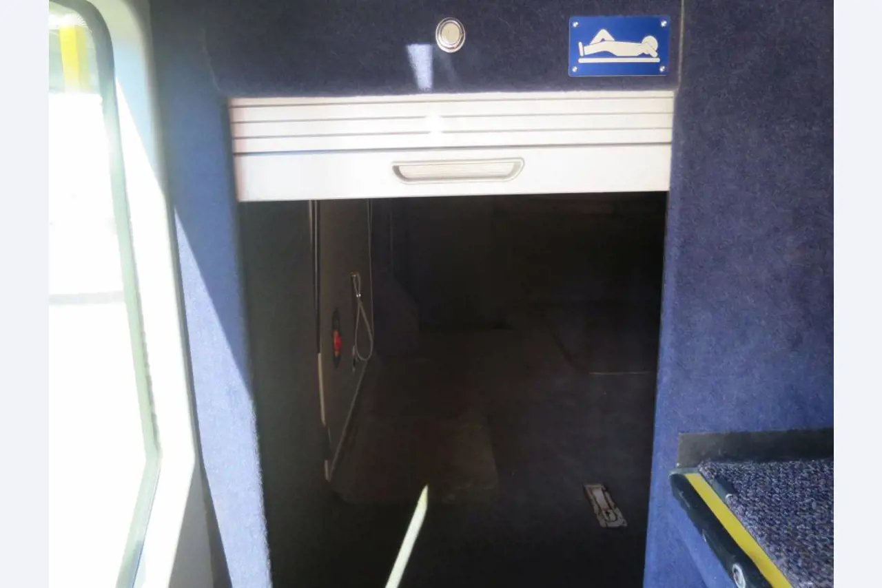 Ölkabinett, AU-Tester, Displayprüfgerät und Skikoffer für Busse-7