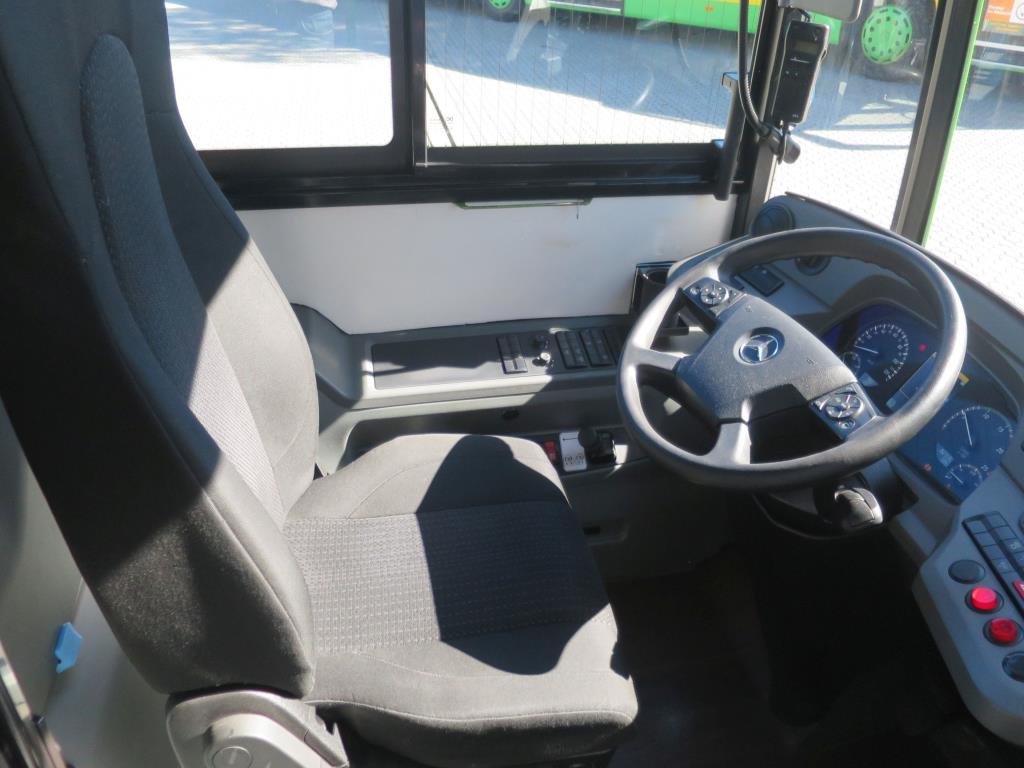 Szafa olejowa, tester AU, tester wyświetlacza i futerał na narty do autobusów-7