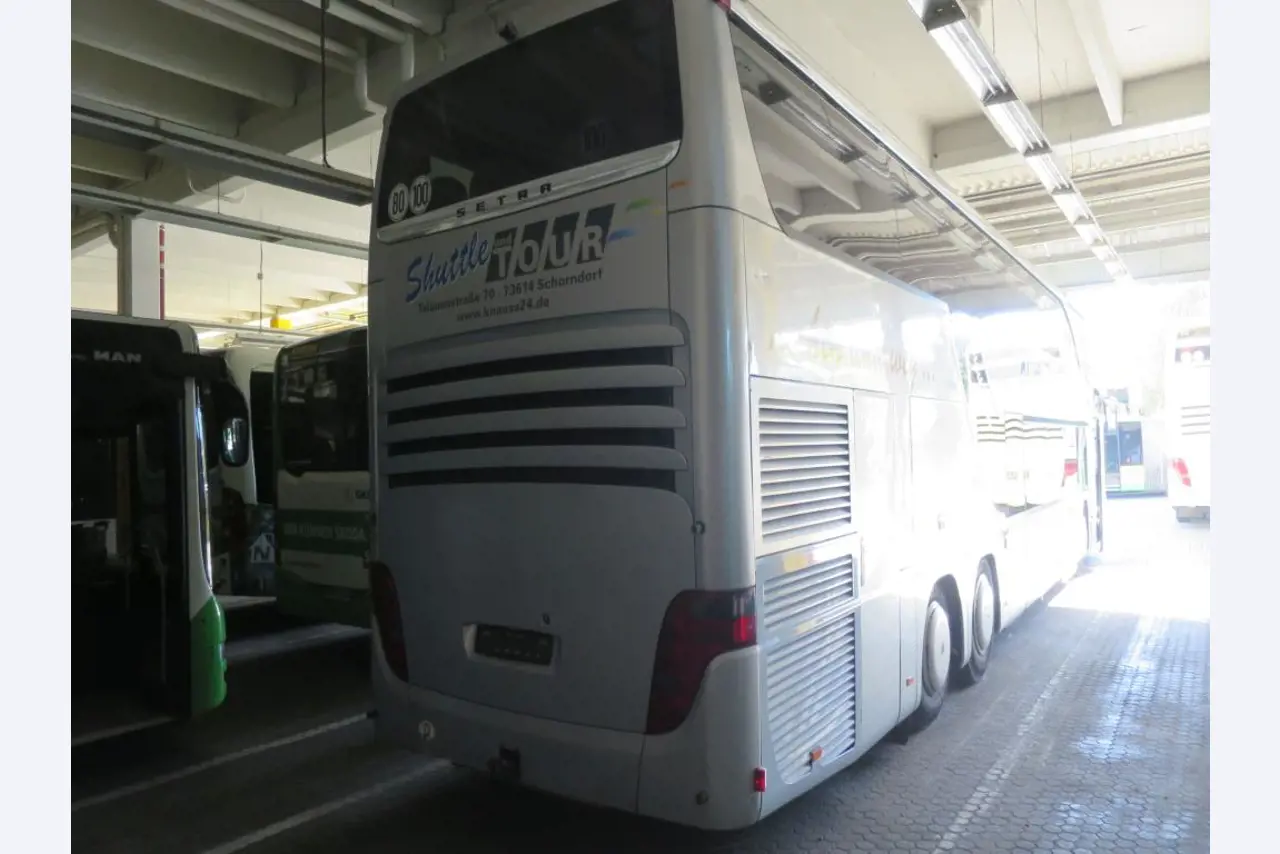 Ölkabinett, AU-Tester, Displayprüfgerät und Skikoffer für Busse-10