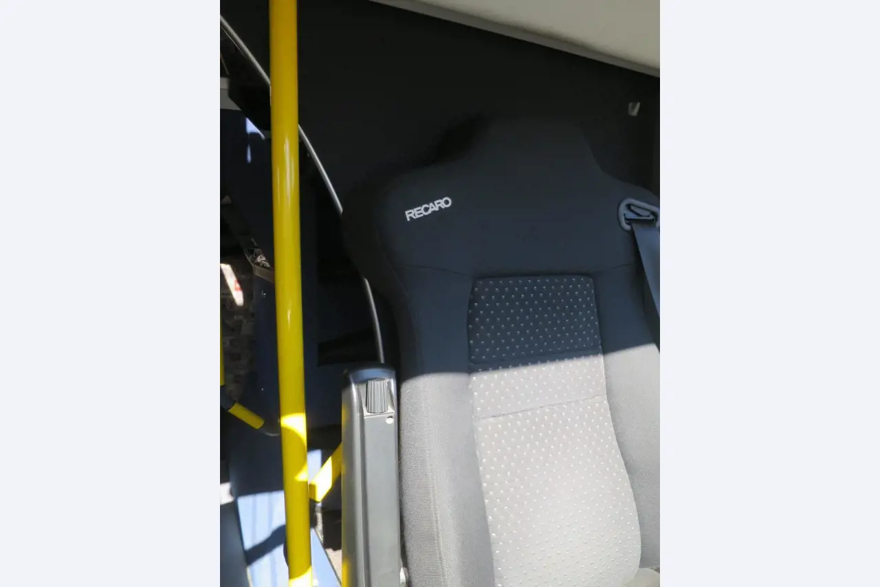 Ölkabinett, AU-Tester, Displayprüfgerät und Skikoffer für Busse-15