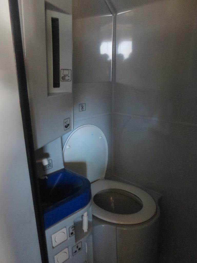 Ölkabinett, AU-Tester, Displayprüfgerät und Skikoffer für Busse-3