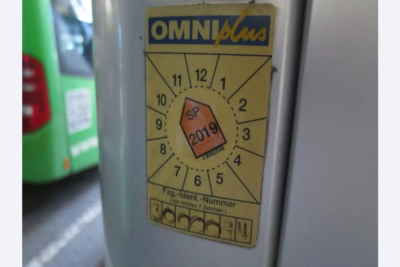 Ölkabinett, AU-Tester, Displayprüfgerät und Skikoffer für Busse-9