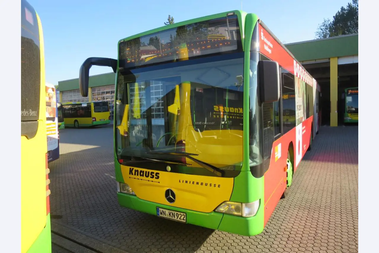 Ölkabinett, AU-Tester, Displayprüfgerät und Skikoffer für Busse-1