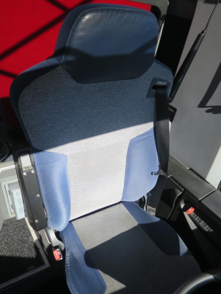 Szafa olejowa, tester AU, tester wyświetlacza i futerał na narty do autobusów-10