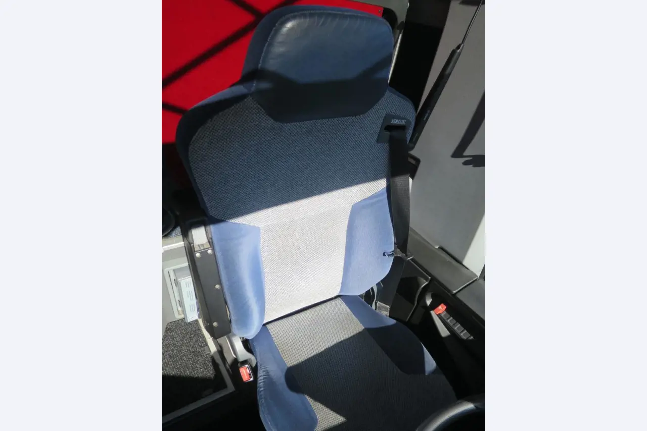 Armário de óleo, testador AU, testador de ecrã e mala de esqui para autocarros-10