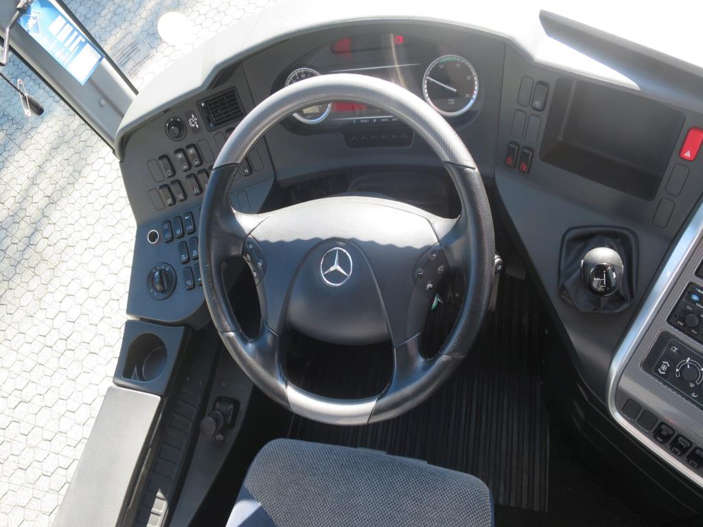 Szafa olejowa, tester AU, tester wyświetlacza i futerał na narty do autobusów-9