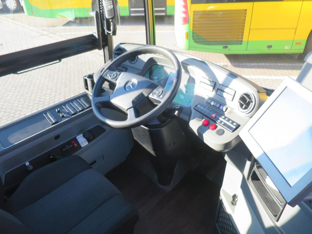 Szafa olejowa, tester AU, tester wyświetlacza i futerał na narty do autobusów-7