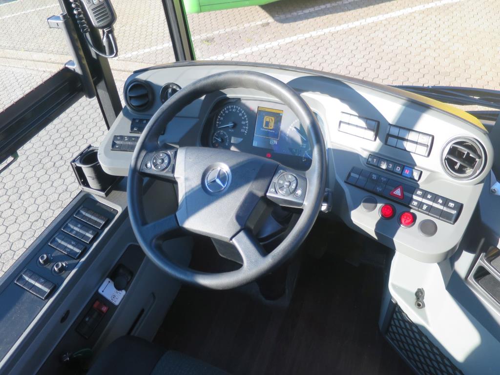 Szafa olejowa, tester AU, tester wyświetlacza i futerał na narty do autobusów-8