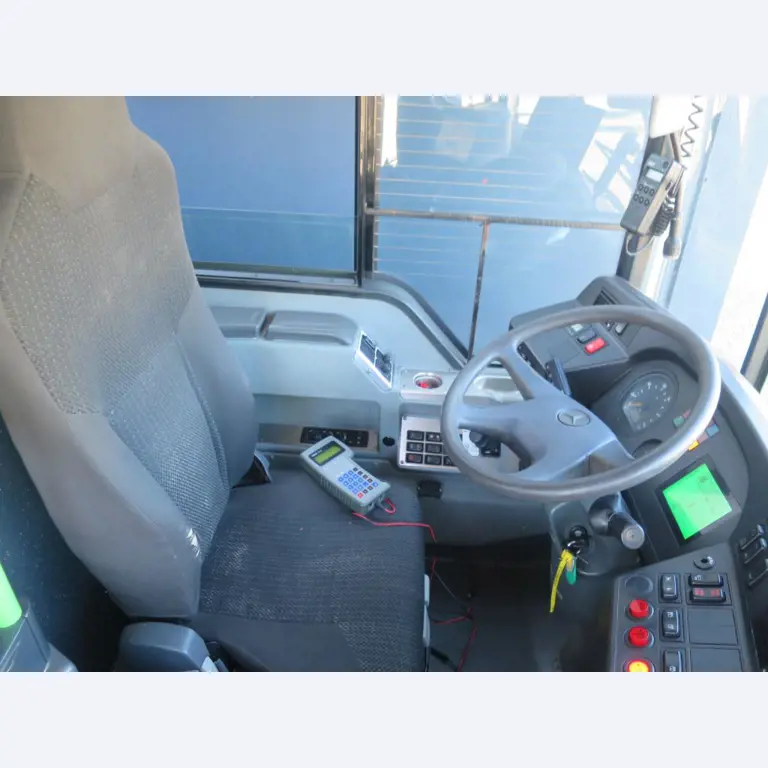 Ölkabinett, AU-Tester, Displayprüfgerät und Skikoffer für Busse-2