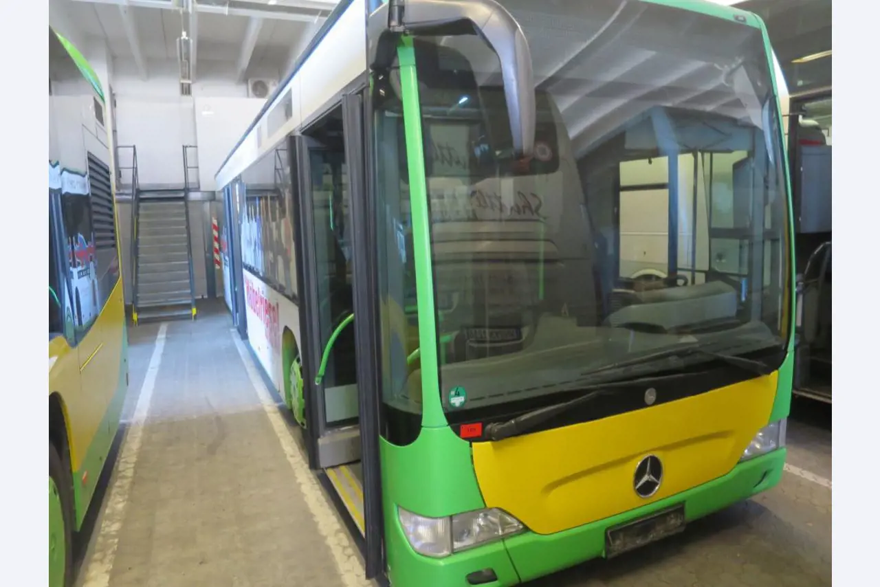 Armário de óleo, testador AU, testador de ecrã e mala de esqui para autocarros-1