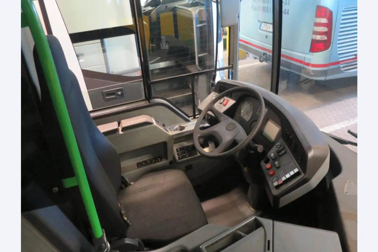 Armário de óleo, testador AU, testador de ecrã e mala de esqui para autocarros-4