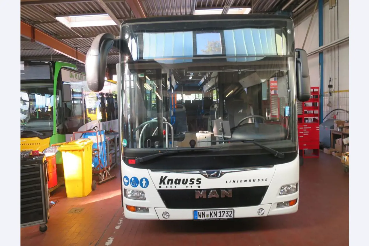 Armário de óleo, testador AU, testador de ecrã e mala de esqui para autocarros-1
