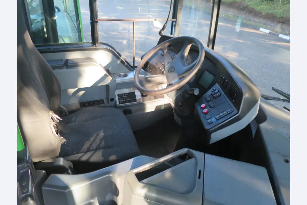 Ölkabinett, AU-Tester, Displayprüfgerät und Skikoffer für Busse-4