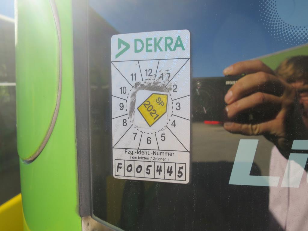 Szafa olejowa, tester AU, tester wyświetlacza i futerał na narty do autobusów-3