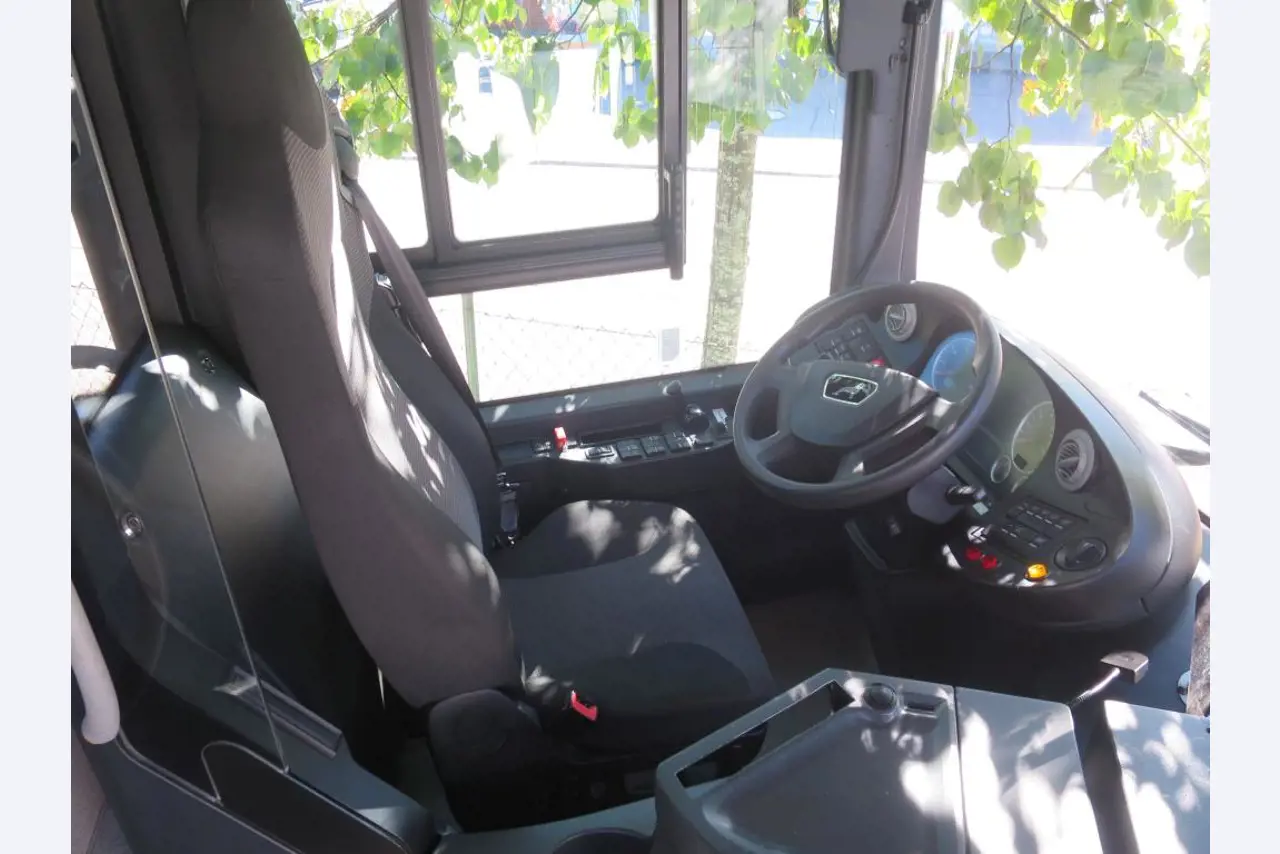 Armário de óleo, testador AU, testador de ecrã e mala de esqui para autocarros-7