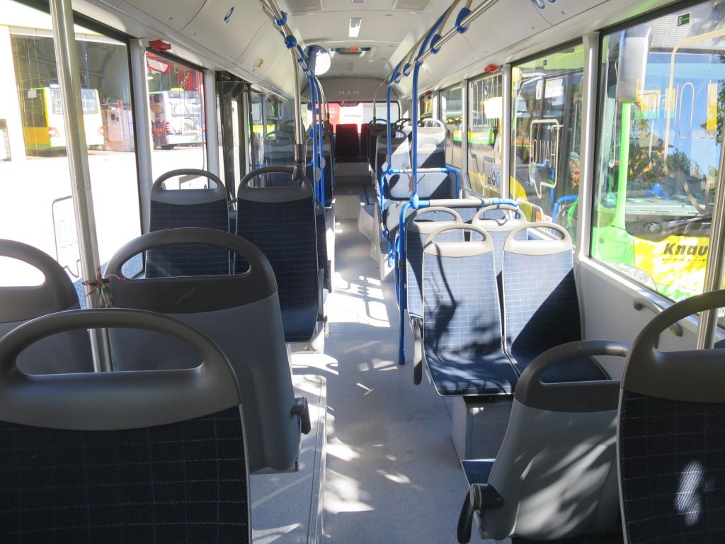 Szafa olejowa, tester AU, tester wyświetlacza i futerał na narty do autobusów-8