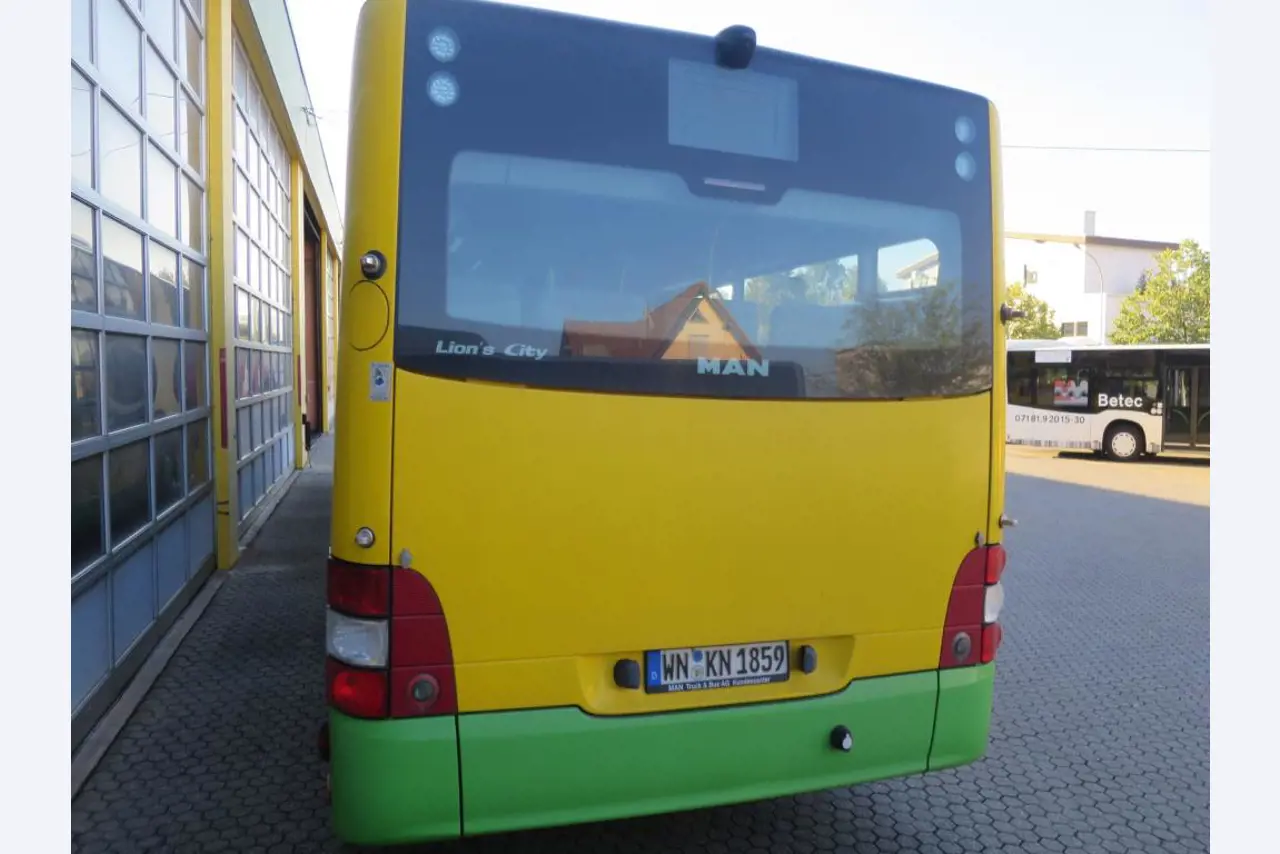 Ölkabinett, AU-Tester, Displayprüfgerät und Skikoffer für Busse-4