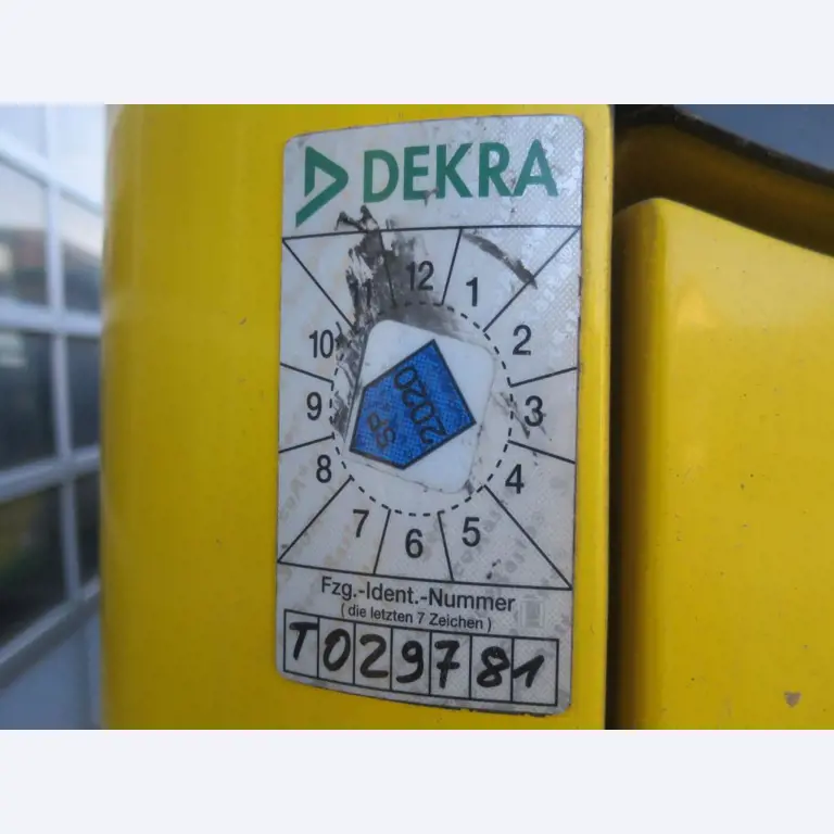 Ölkabinett, AU-Tester, Displayprüfgerät und Skikoffer für Busse-6