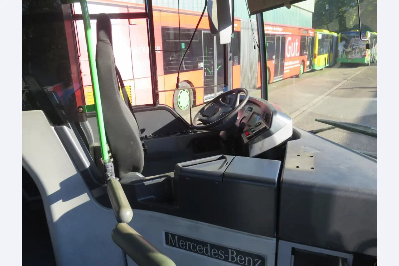 Armário de óleo, testador AU, testador de ecrã e mala de esqui para autocarros-4