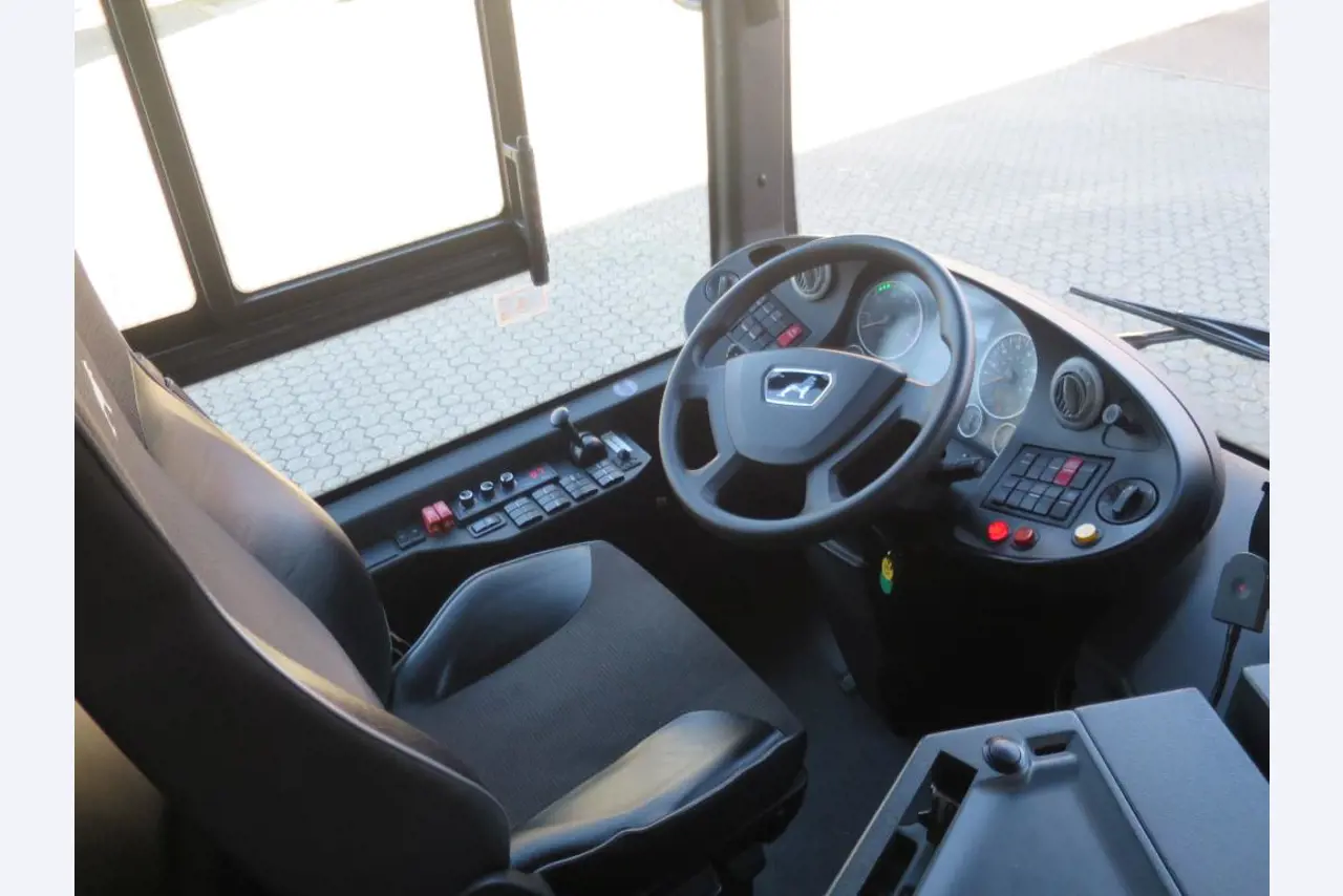 Ölkabinett, AU-Tester, Displayprüfgerät und Skikoffer für Busse-8