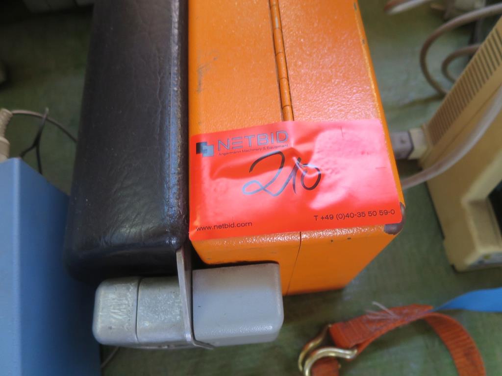 Szafa olejowa, tester AU, tester wyświetlacza i futerał na narty do autobusów-2