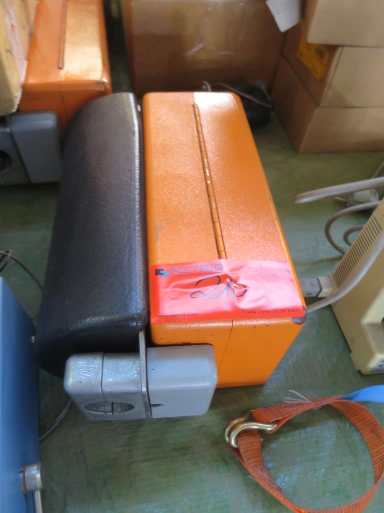 Szafa olejowa, tester AU, tester wyświetlacza i futerał na narty do autobusów-3