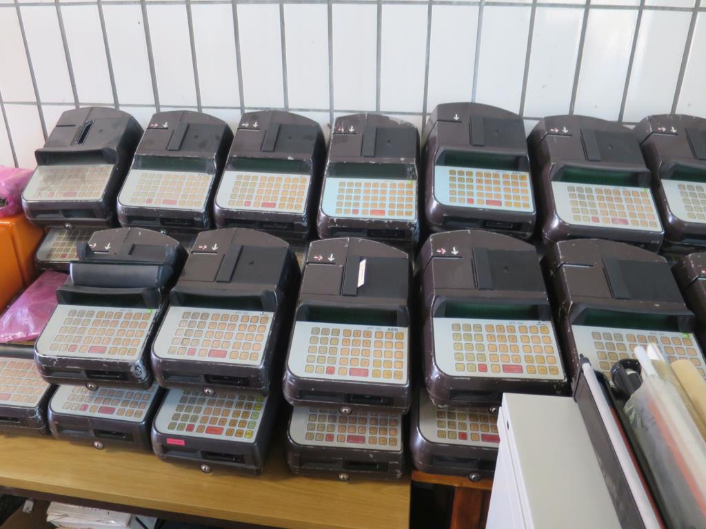 Ölkabinett, AU-Tester, Displayprüfgerät und Skikoffer für Busse-2