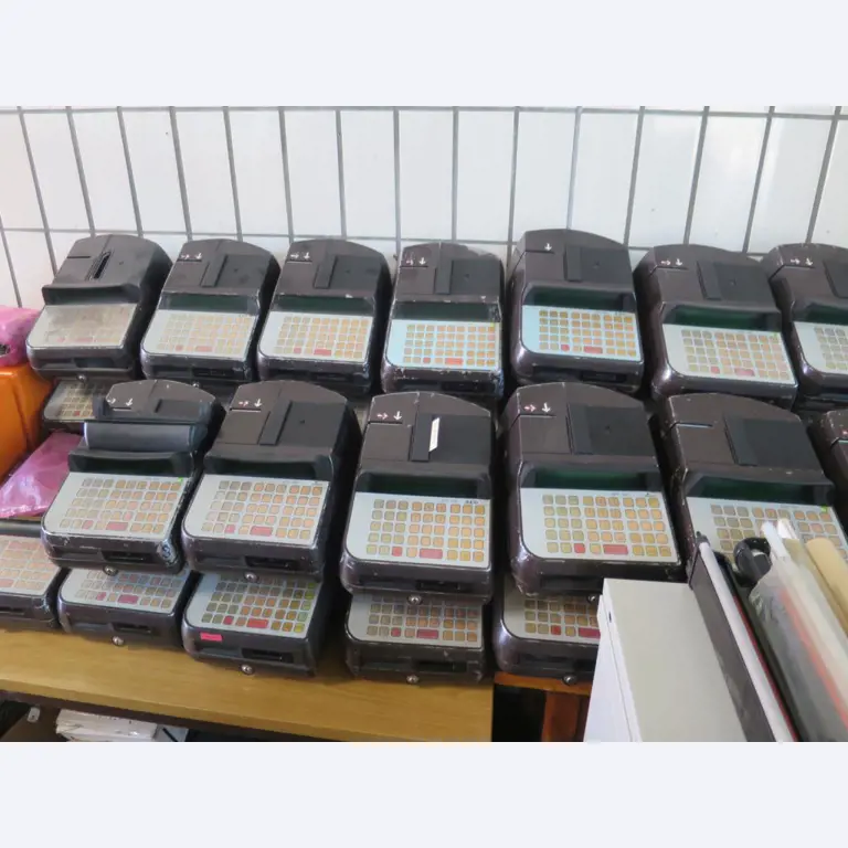 Ölkabinett, AU-Tester, Displayprüfgerät und Skikoffer für Busse-2