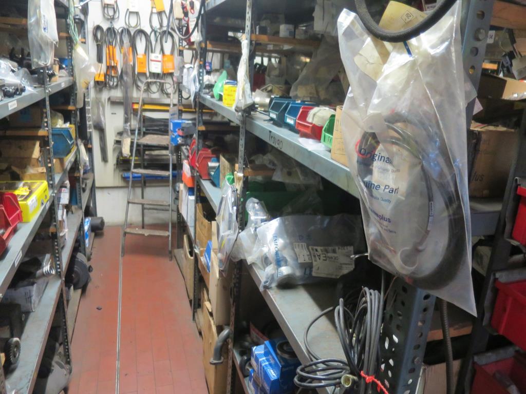 Ölkabinett, AU-Tester, Displayprüfgerät und Skikoffer für Busse-2