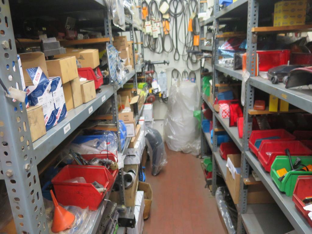 Ölkabinett, AU-Tester, Displayprüfgerät und Skikoffer für Busse-3