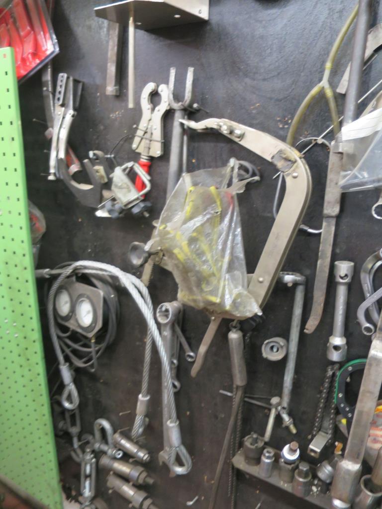 Ölkabinett, AU-Tester, Displayprüfgerät und Skikoffer für Busse-6