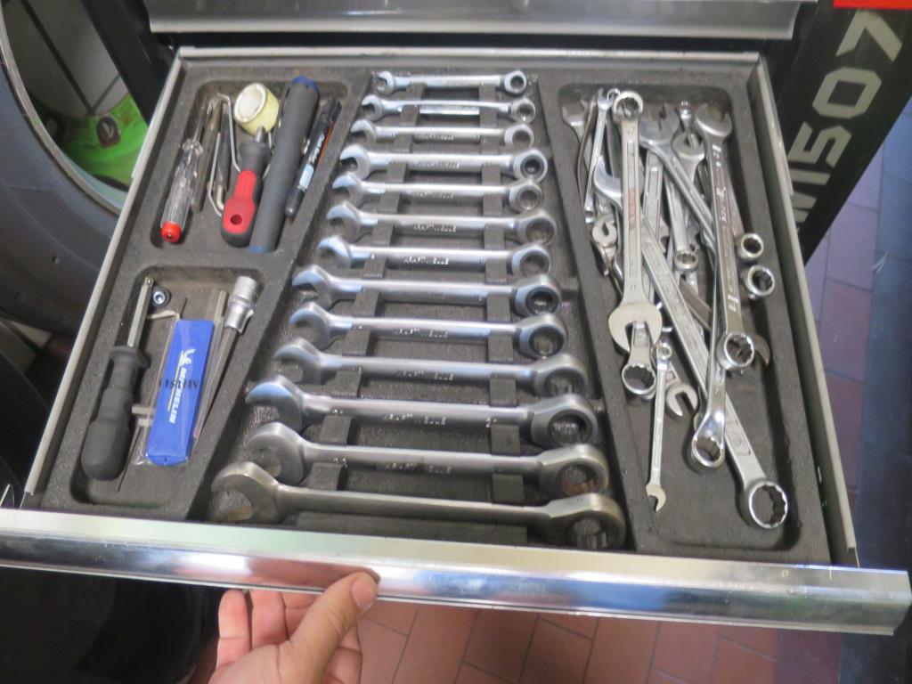 Armario de aceite, comprobador AU, comprobador de pantalla y maletín de esquí para autobuses-4