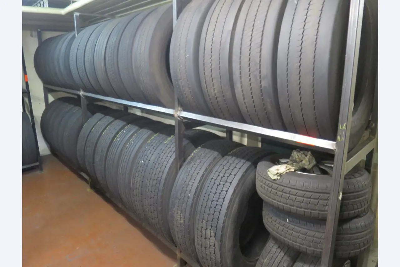 Armário de óleo, testador AU, testador de ecrã e mala de esqui para autocarros-1