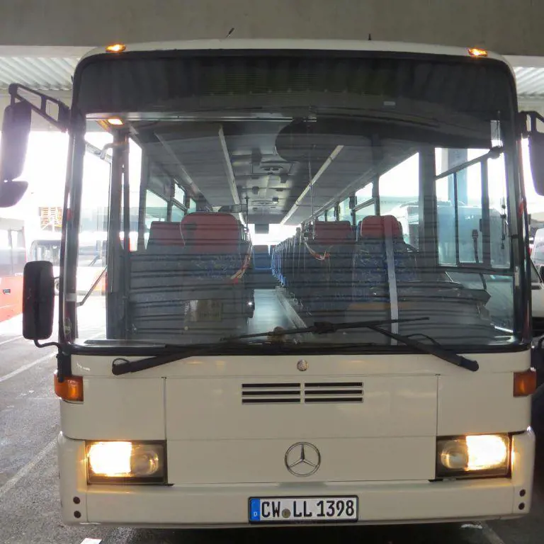 Fahrschul-Bus Mercedes-Benz O408