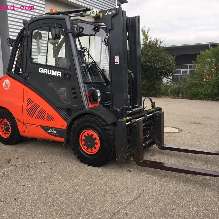 Forklift - later release (expected 51st week) Linde H50D-02