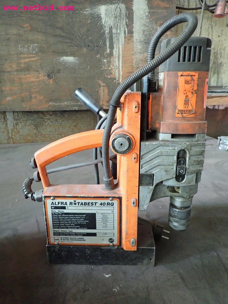 Maszyny oraz sprzęt operacyjny i biurowy z sektora konstrukcji stalowych-1