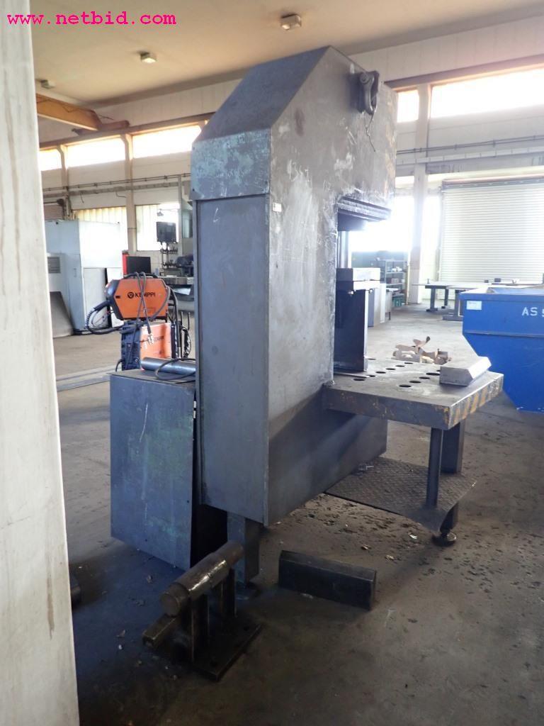 Maszyny oraz sprzęt operacyjny i biurowy z sektora konstrukcji stalowych-4