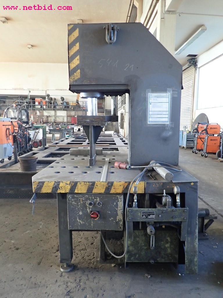 Maszyny oraz sprzęt operacyjny i biurowy z sektora konstrukcji stalowych-5