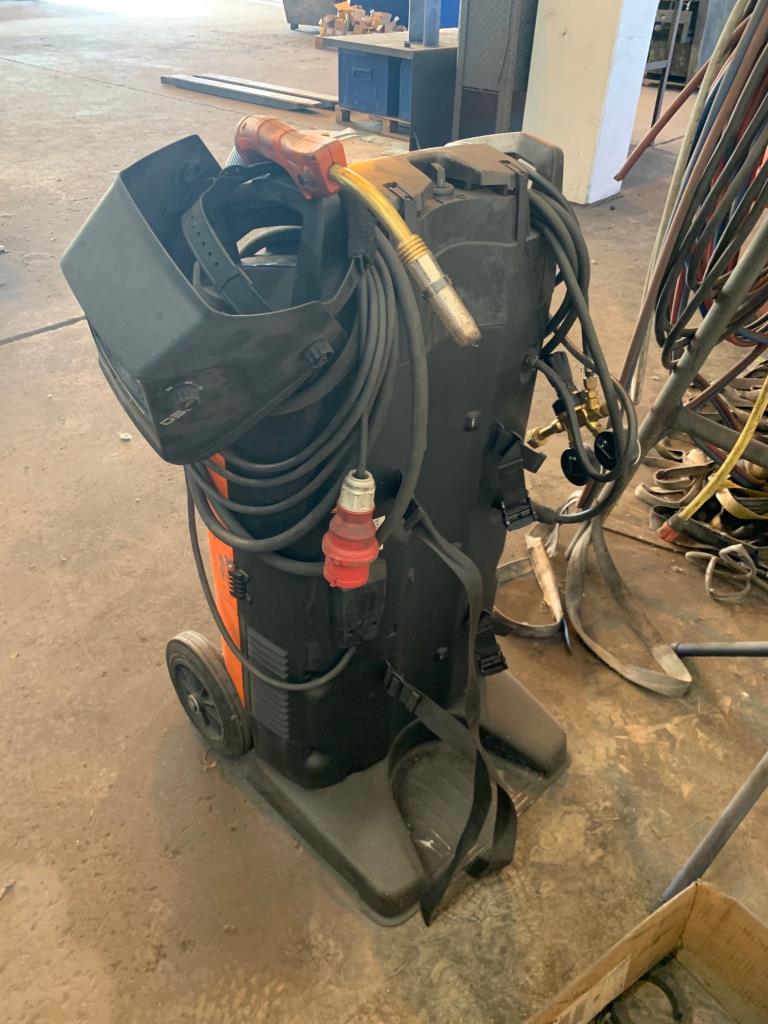 Máquinas e equipamentos operacionais e de escritório do sector da construção metálica-4