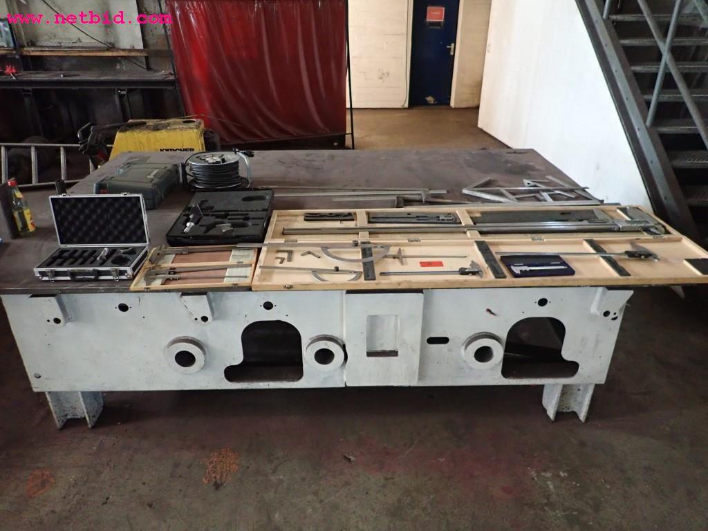 Maszyny oraz sprzęt operacyjny i biurowy z sektora konstrukcji stalowych-1